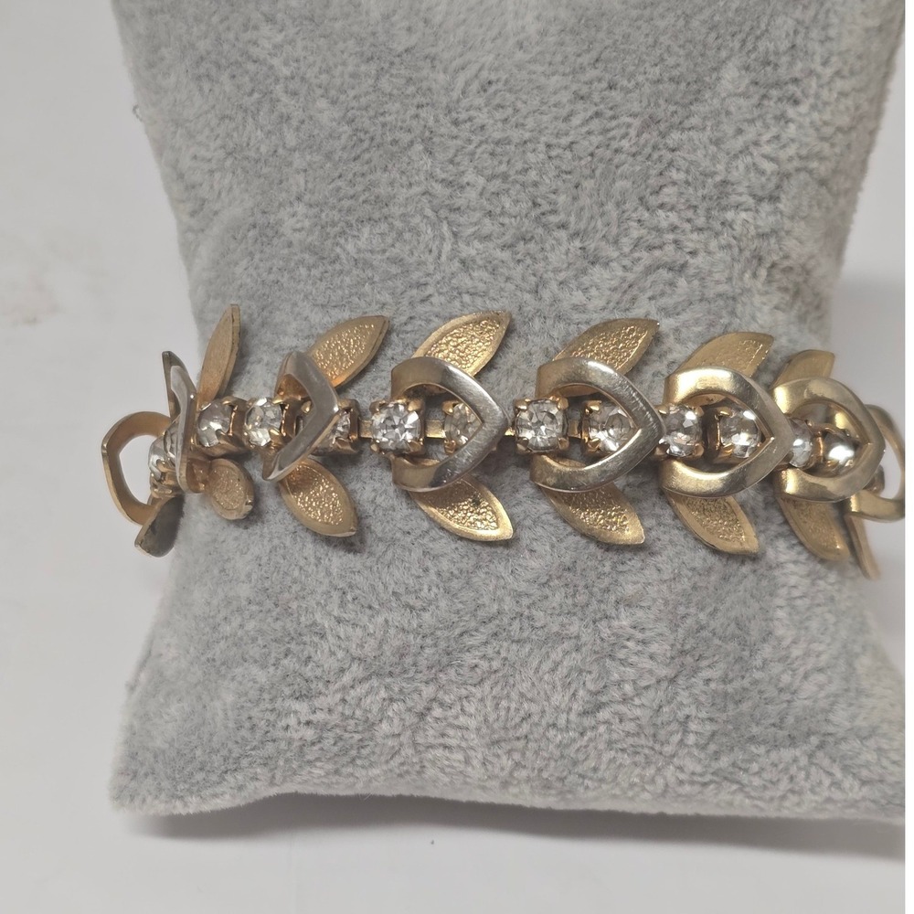 Vintage 50s Regancy Gold Tone Leaf Heart Rhinestone Link Bracelet 7 Inch
